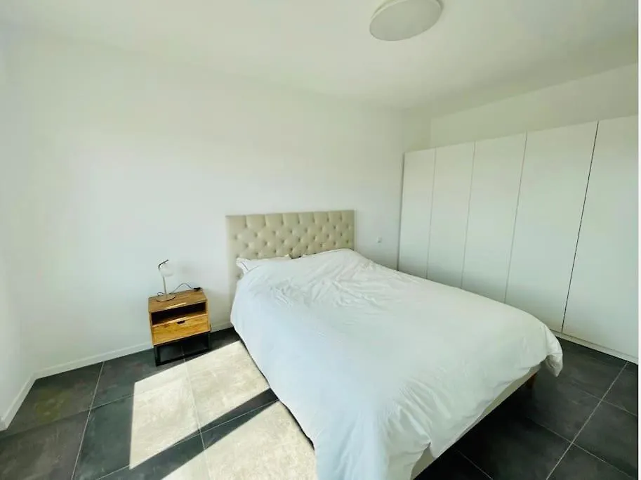 Large 1 Bedroom In Center With Terrace & Parking -67B Lucembursko Lucembursko